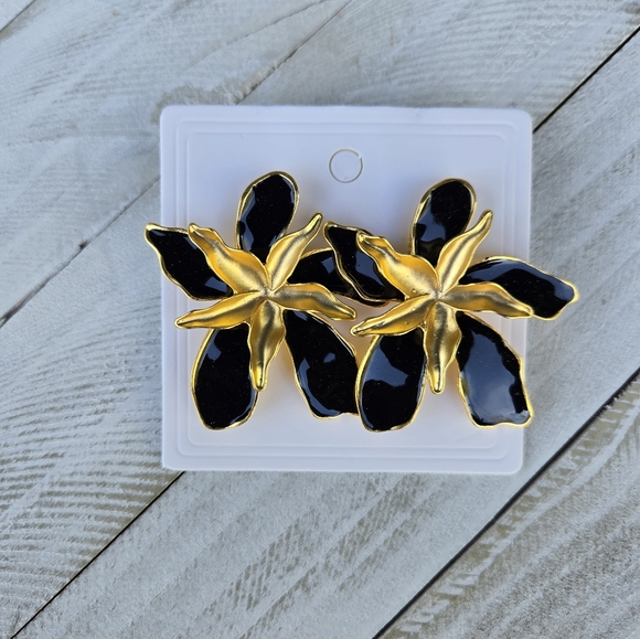 Elegant Earrings,Floral Earrings, Black and Gold Floral Earrings - Picture 2 of 3